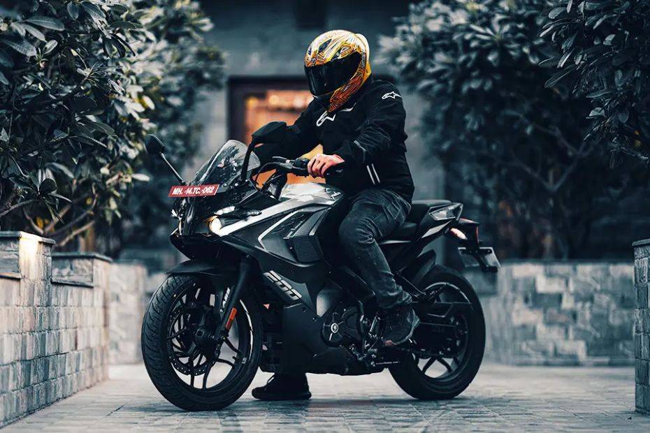 Pulsar RS200